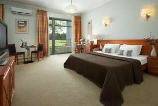 Гостиница Величъ Country Club Звенигород Luxe with balcony-2