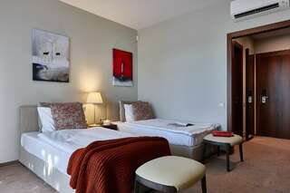 Гостиница Величъ Country Club Звенигород Standard twin room-1